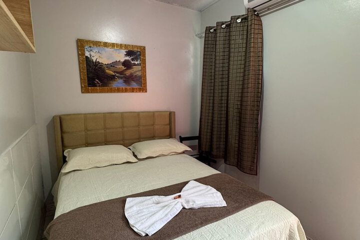 Room 9 of 32