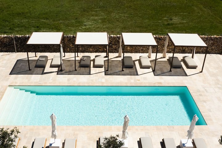 Pool 52 of 104