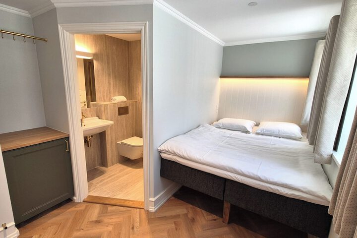 Room 3 of 36