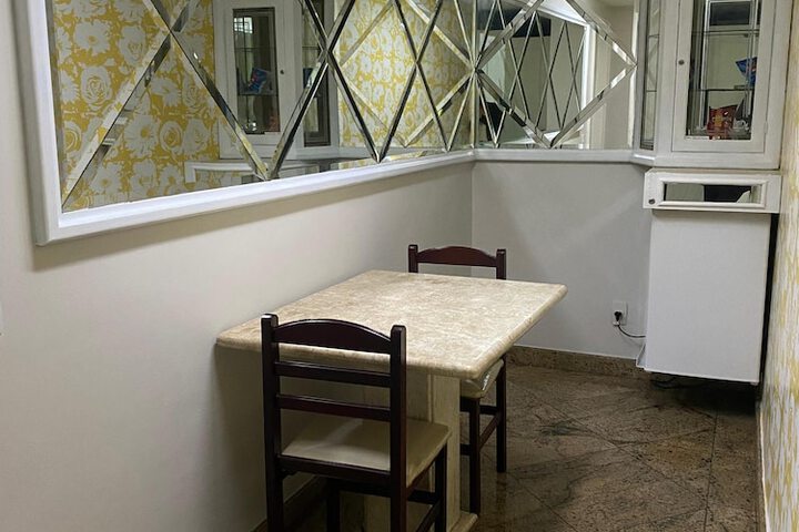 Room 10 of 21