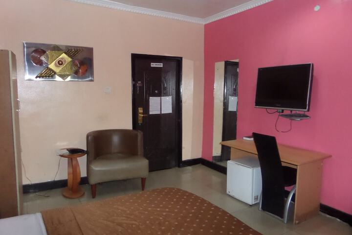 Room 3 of 18