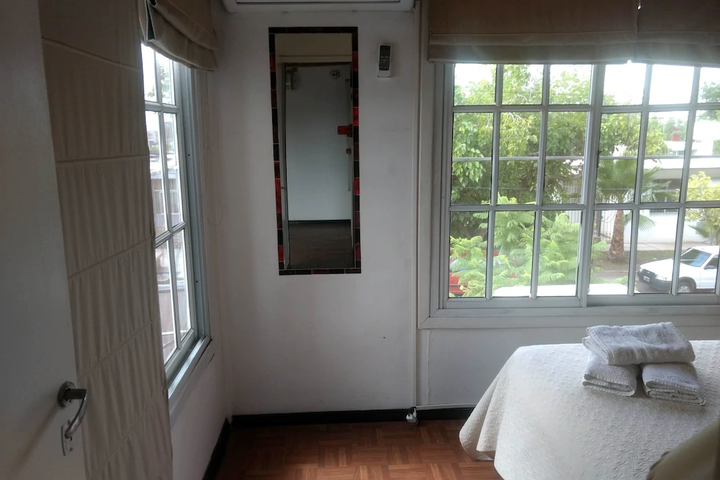 Room 7 of 10