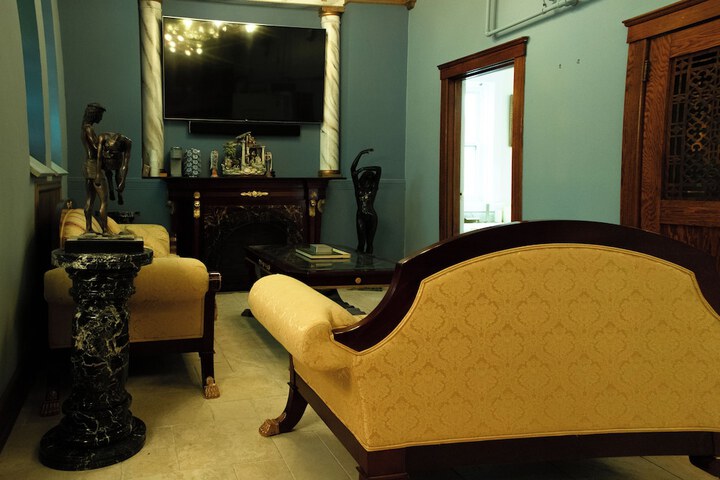 Room 41 of 76