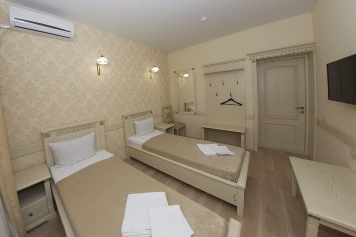 Room 6 of 26