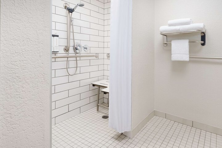 Room 30 of 44