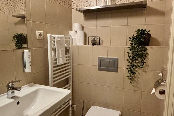 Room 9 of 29