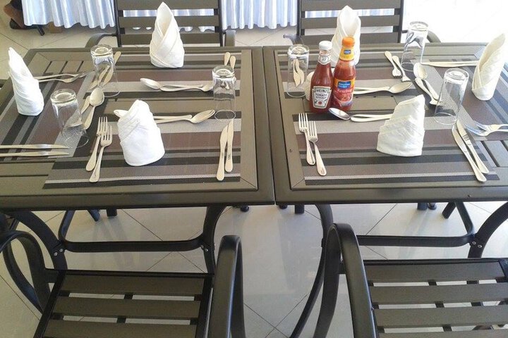 Dining 19 of 44