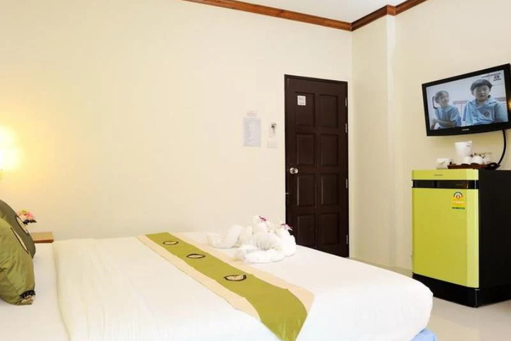 Room 2 of 10