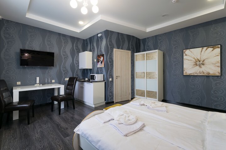Room 11 of 101