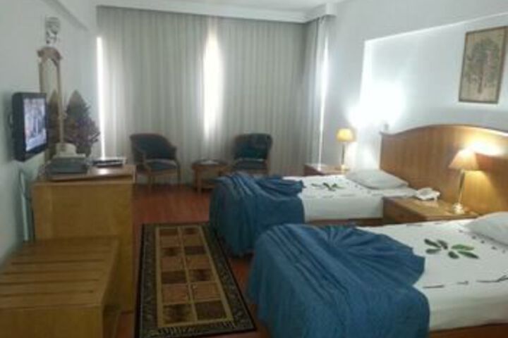 Room 6 of 21