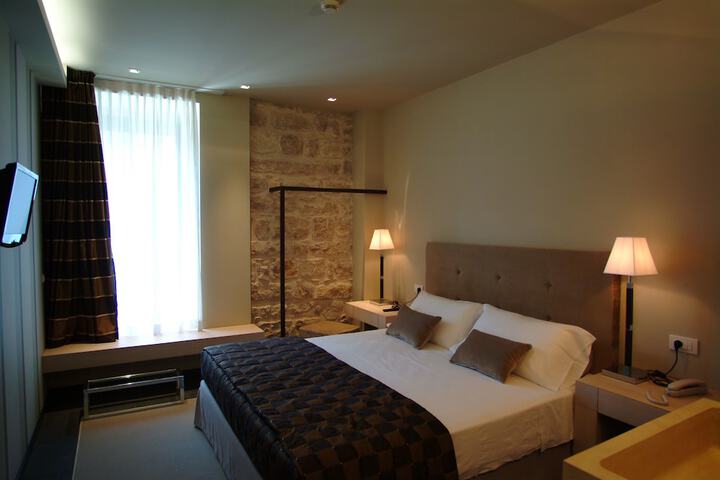 Room 19 of 54
