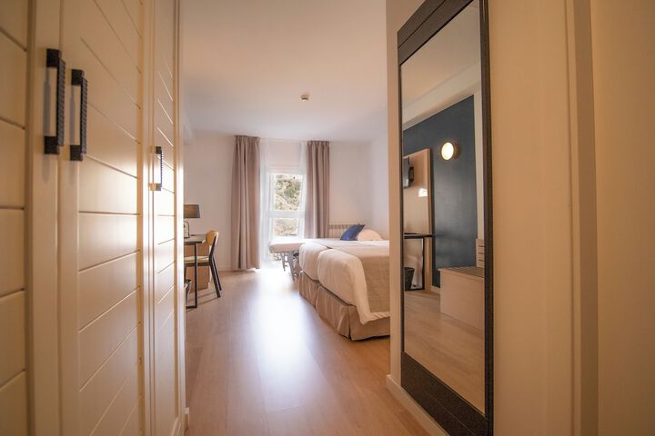 Room 10 of 118