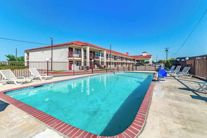 Pools & Facilities
