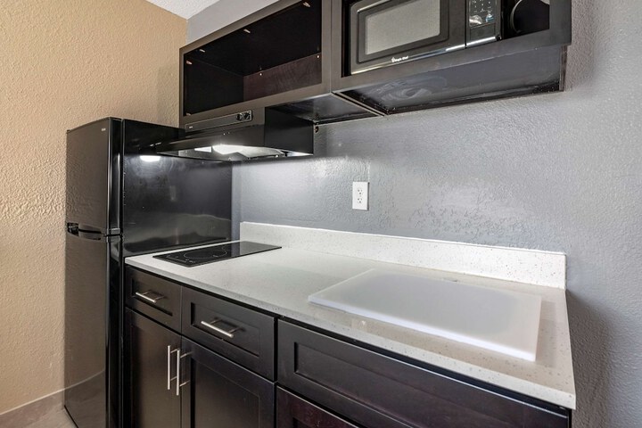 2 Queen Beds Efficiency (6 of 9)