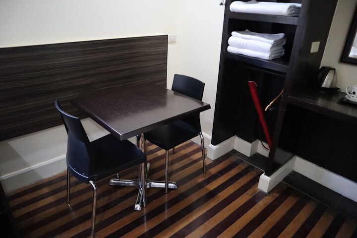 Room 27 of 161