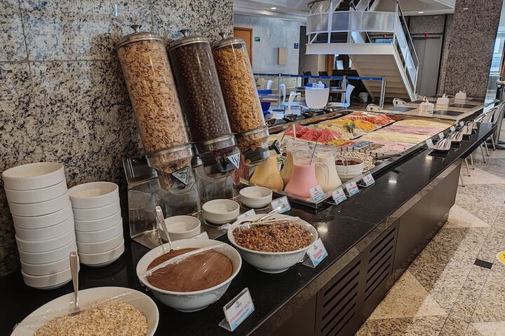 Breakfast/Coffee Service 120 of 141