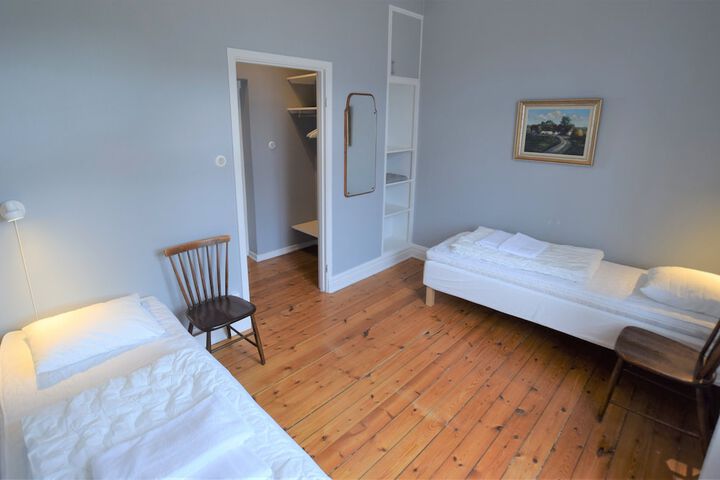 Room 17 of 46