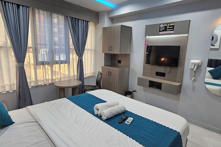 Room 15 of 18