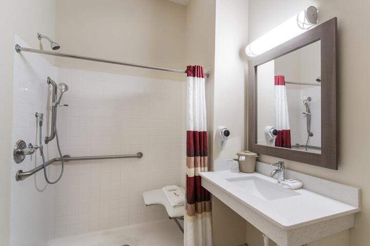 ADA Accessible Superior King (10 of 21)