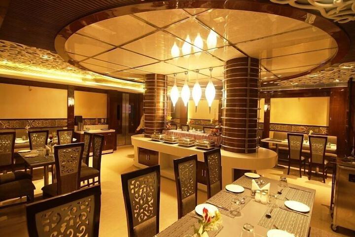 Dining 55 of 63