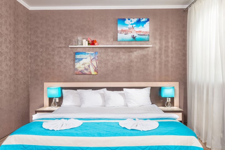 Room 5 of 27