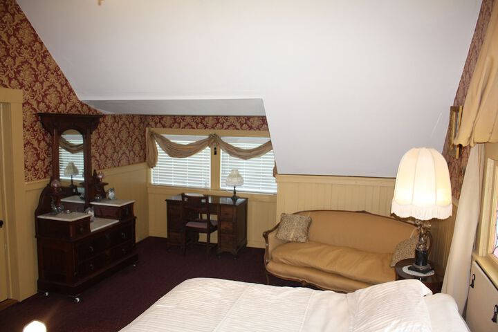 Room 32 of 52