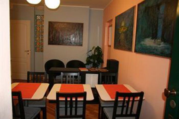 Dining 7 of 21