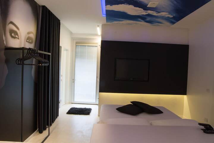 Room 60 of 95