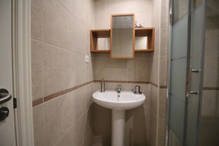 Room 3 of 29