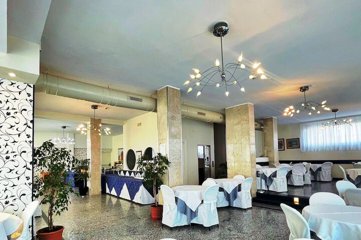 Dining Photos