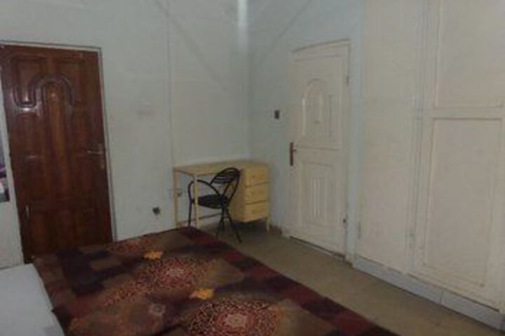 Room 11 of 28
