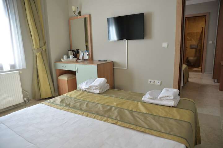 Room 21 of 43