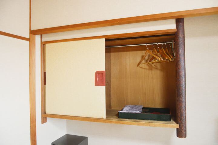 Room 27 of 53