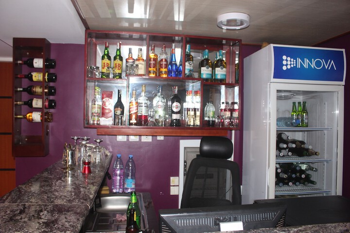 Lounge 35 of 41