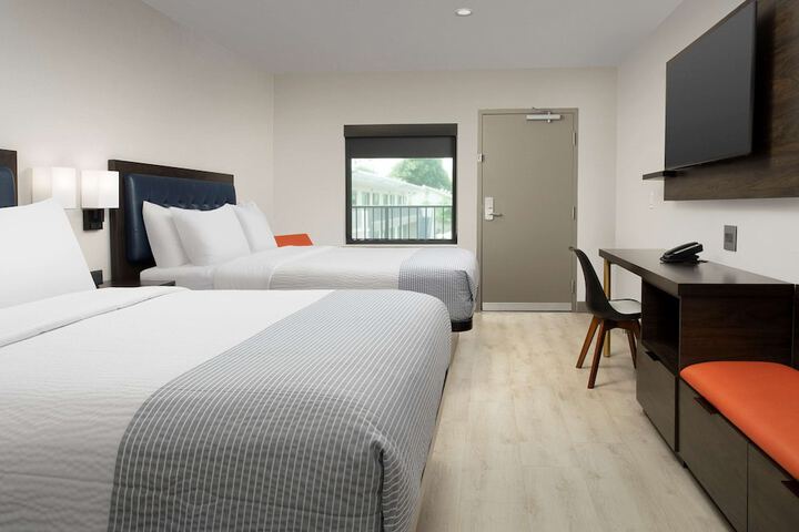 2 Double Beds (15 of 15)