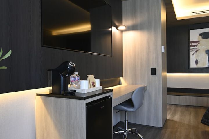 Room 14 of 64