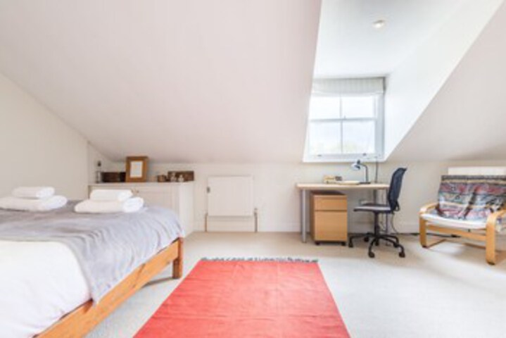Room 48 of 83
