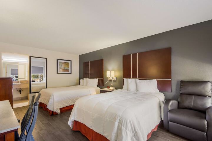2 Double Beds (2 of 15)