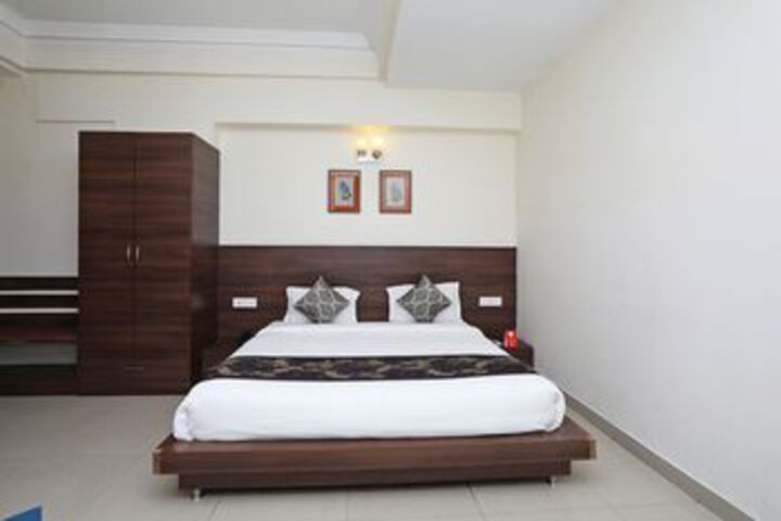 Room 10 of 26
