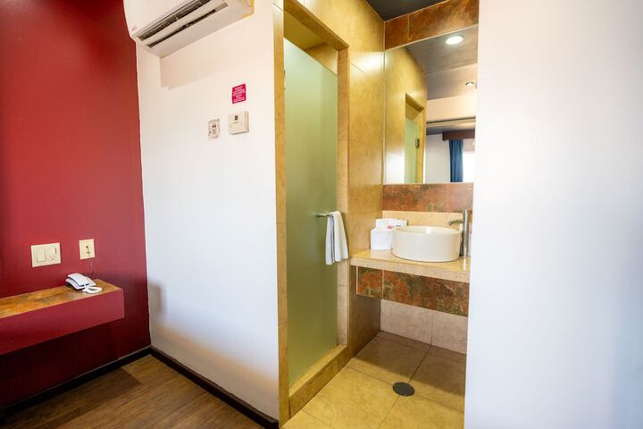 Room 43 of 64