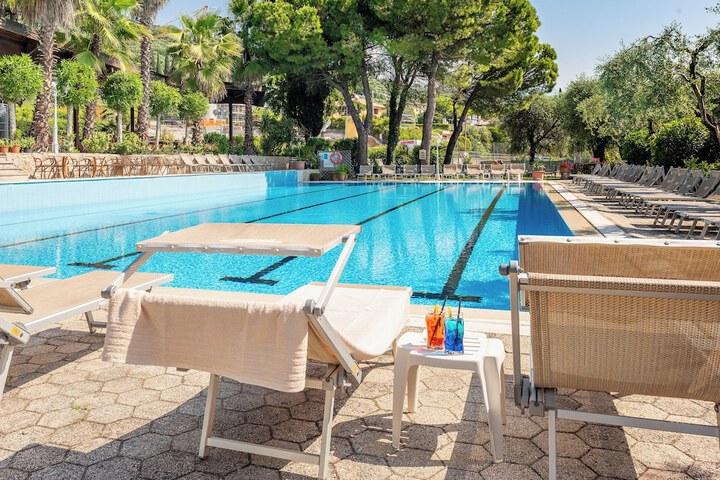 Hotel with Pool