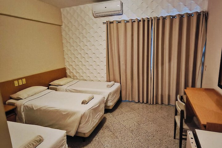 Room 11 of 37