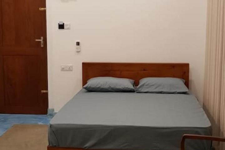 Room 4 of 51