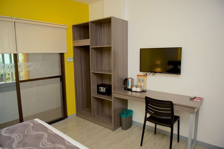 Room 18 of 34
