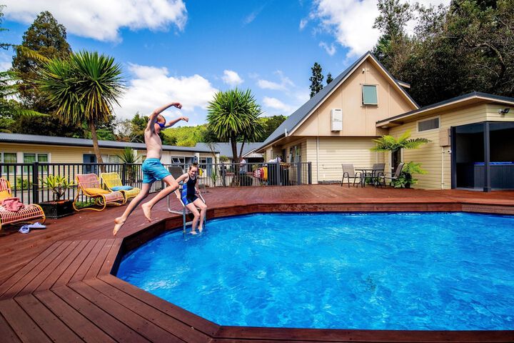 Pool 92 of 108