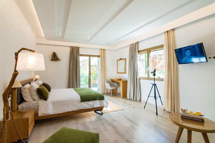 Room 3 of 42