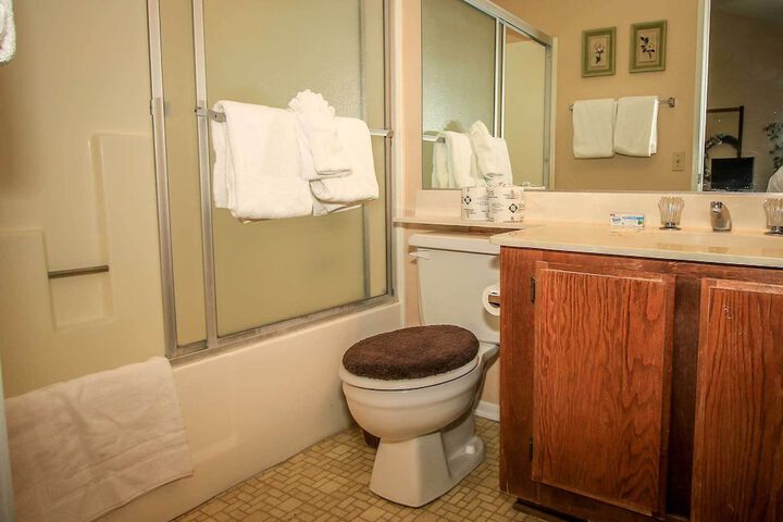 Room 7 of 16