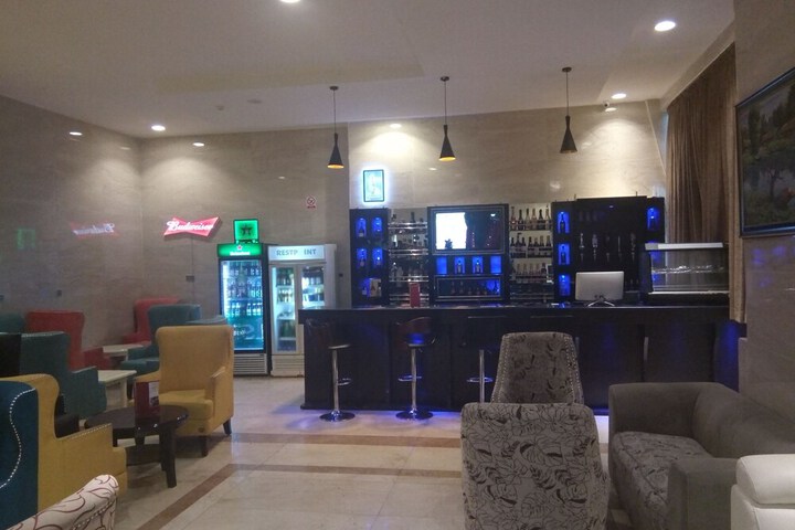 Lounge 45 of 59