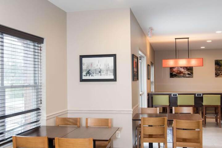 Breakfast area