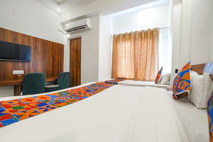 Room 14 of 39